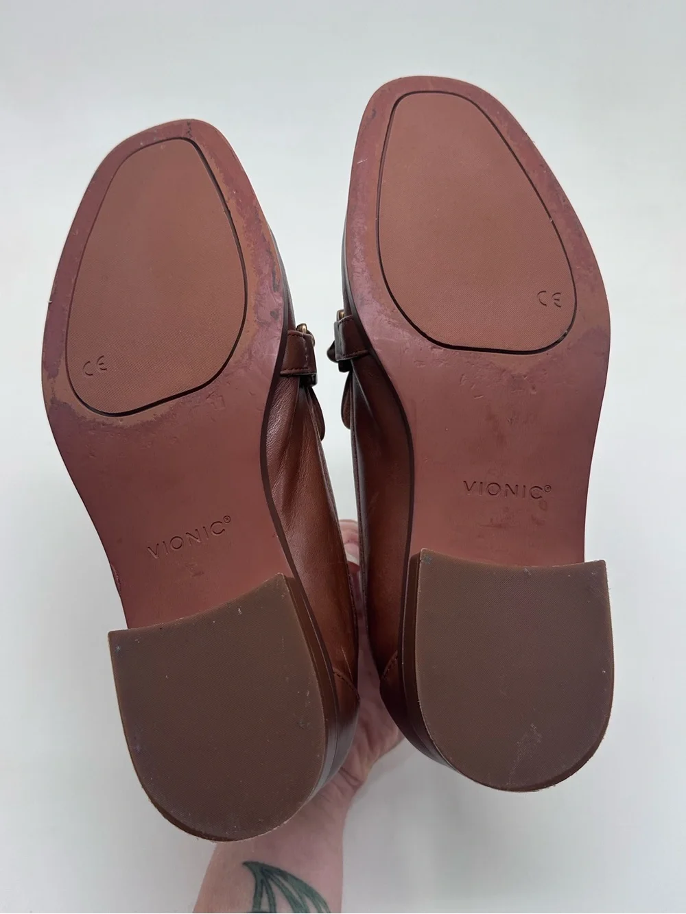 Vionic | Mizelle Chain Loafers in Brown Leather